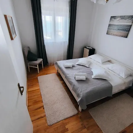 Ivan Domazet Apartman Omis