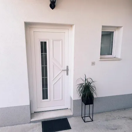 Ivan Domazet * Omiš